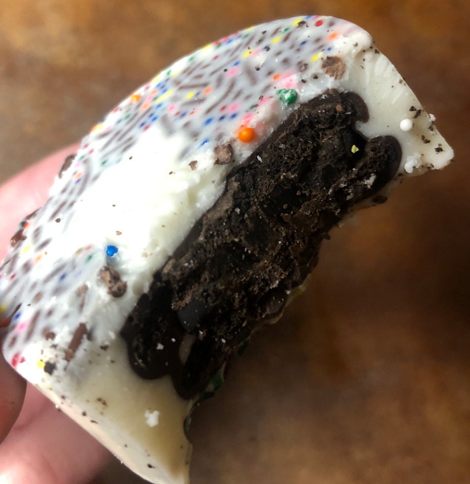 Chocolate Dipped Oreos